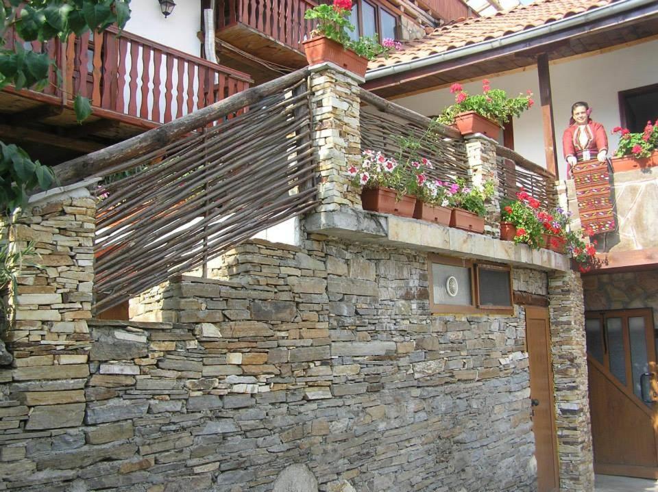 Sharkov Guest House Dolen  Экстерьер фото