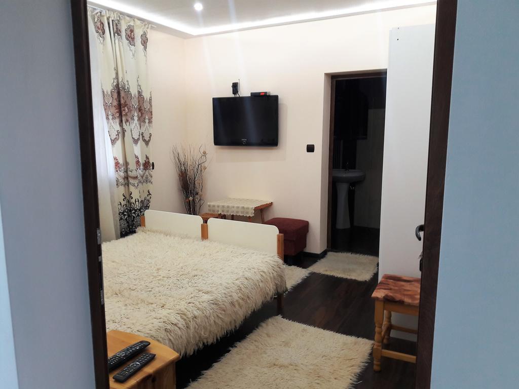 Sharkov Guest House Dolen  Экстерьер фото